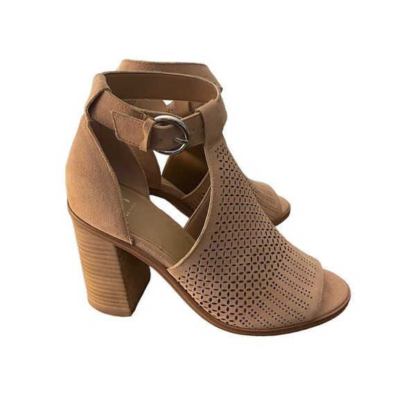 Marc Fisher Vixen Cutout Suede Sandals Size 8 - Picture 9 of 9